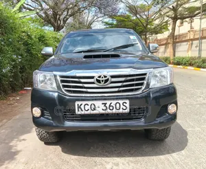 Toyota Hilux Double Cab 2013