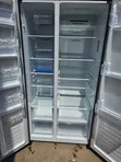 Hisense Nyeusi Side-by-Side Refrigerator - 2