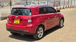 Toyota IST 2008 Nyeusi