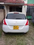 Suzuki Swift 2015 Nyeupe - 4