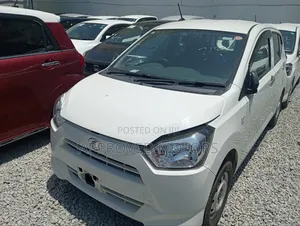 Daihatsu Mira 2019 Nyeupe