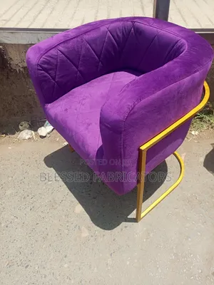 Kiti cha Styling - Kipya Kabisa
