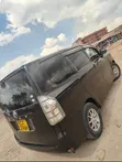 Toyota Voxy V 2WD 8-Seater 2012 Nyeusi - 3