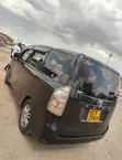 Toyota Voxy V 2WD 8-Seater 2012 Nyeusi - 5