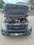 Isuzu D-MAX 2011 Silver - 4