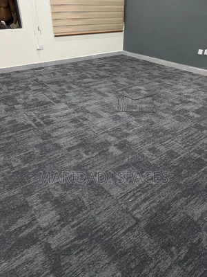 Carpet Tiles za Ofisi na Nyumbani - Ubora wa Premium
