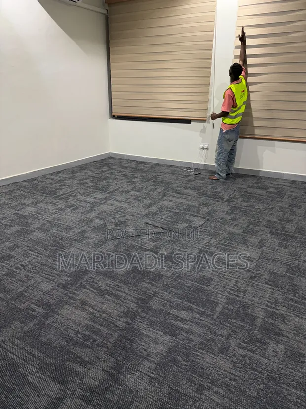 Elegant Carpet Tiles for Office & Home - 1