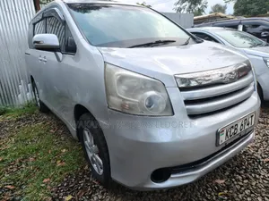 Toyota Noah 2008 2.0L Minivan (Ina Viti 8)