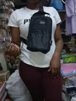 Mkoba wa Kifua wa Michezo na USB Slot - 1