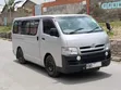 Toyota HiAce 2010 Nyeupe - 1