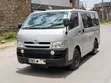Toyota HiAce 2010 Nyeupe - 5