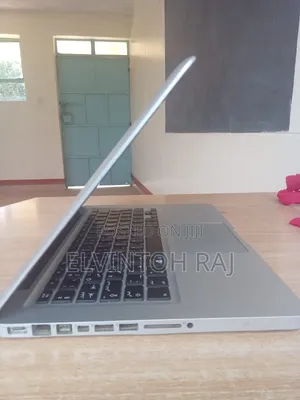 Apple MacBook Pro 2015 8GB RAM 1TB SSD