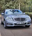 Mercedes-Benz E200 2009 Nyeusi - 2