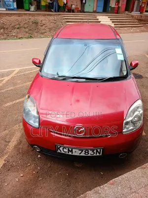 Mazda Verisa 2010 Nyeusi