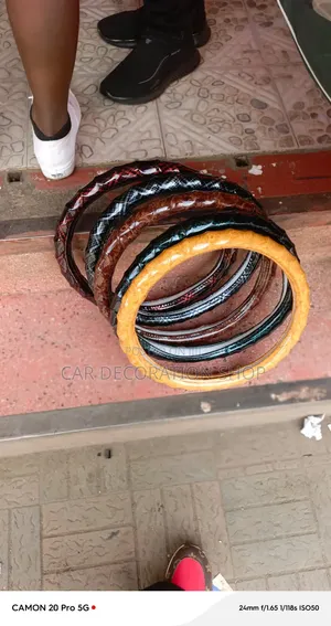Carbon Fiber Style Steering Wheel Cover - Gloss Snake Skin Texture