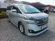 Toyota Vellfire 2018 Silver - 1