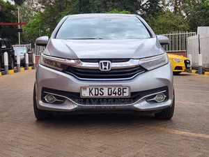 Honda Fit Shuttle 2017 Silver
