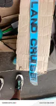 Nembo Nyeusi ya Kuandika ya Land Cruiser kwa Bonnet - Inajirembesha - 1