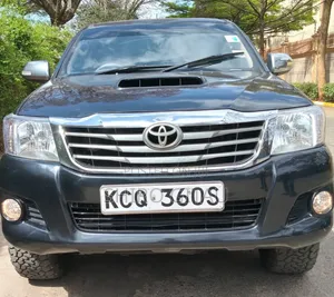 Toyota Hilux Double Cab 2013