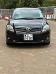 Toyota Auris 2012 Nyeusi - 2