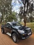Toyota Hilux 2.5 D-4D SRX 2012 Nyeusi - 2