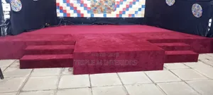 Carpet Nzuri ya Red USA 8mm Wall to Wall kwa Pulpits