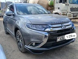 Mitsubishi Outlander 2018 Bluu