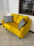 Sofa ya Velvet Njano ya Mustard ya Sehemu 2 / Sofa ya Wapenzi - 2
