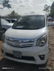 Toyota Noah 2.0 143hp AWD (8 Seater) 2013 White - 4