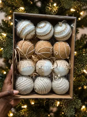Champagne & Ivory Luxe Christmas Baubles (12pcs, 8cm)