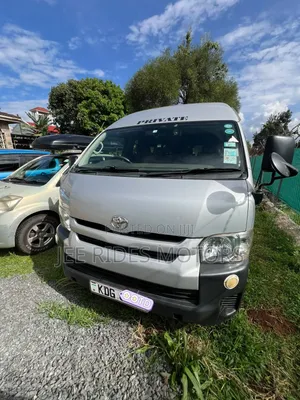 Toyota HiAce 9L 2014 Nyeupe