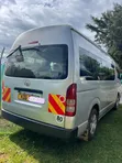 Toyota HiAce 9L 2014 Nyeupe - 2