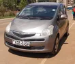 Toyota Ractis 2010 Nyeupe - 1