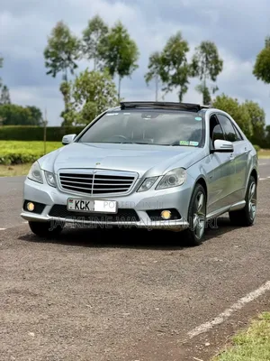 Mercedes-Benz E250 2010 Nyeusi
