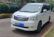 Toyota Noah 2012 Nyeupe - 3