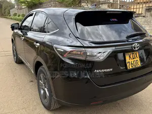 Toyota Harrier 2.0 2015 Black