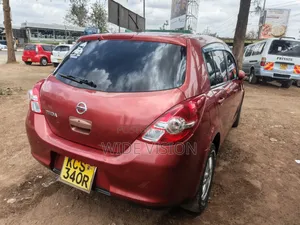 Nissan Tiida 2011 Nyekundu