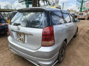 Toyota Wish 2004 Nyeupe