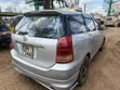 Toyota Wish 2004 Nyeupe - 1