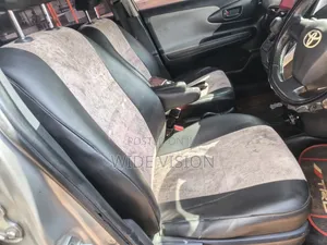 Toyota HiAce 2007 Nyeupe
