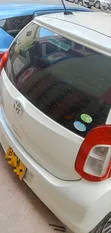Toyota Passo 2015 Nyeupe - 5