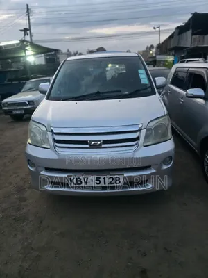 Toyota Noah 2.0 158hp FWD (7 Seater) 2008 Silver