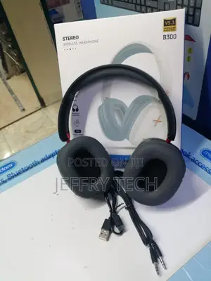 Komc B300 Wireless Bluetooth Over-Ear Headphones - Nyeusi