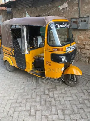 Bajaj RE TukTuk 2021 Njano