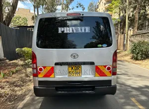 Toyota HiAce 2016 Silver