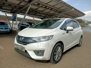 Honda Fit Hybrid 2016