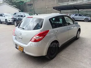 Nissan Tiida 2009 Silver