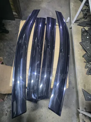 Kivunja Upepo cha Subaru Forester 2013