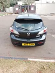 Mazda Axela 2010 Nyeusi - 3