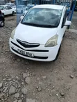Toyota Ractis 2007 Nyeupe - 1